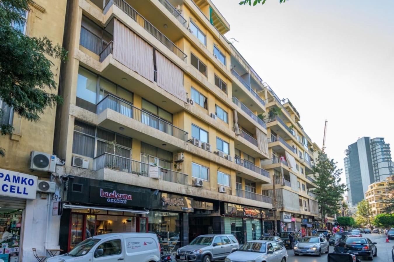 Apartment Boho Wild Flowers In Mar Mikhael *