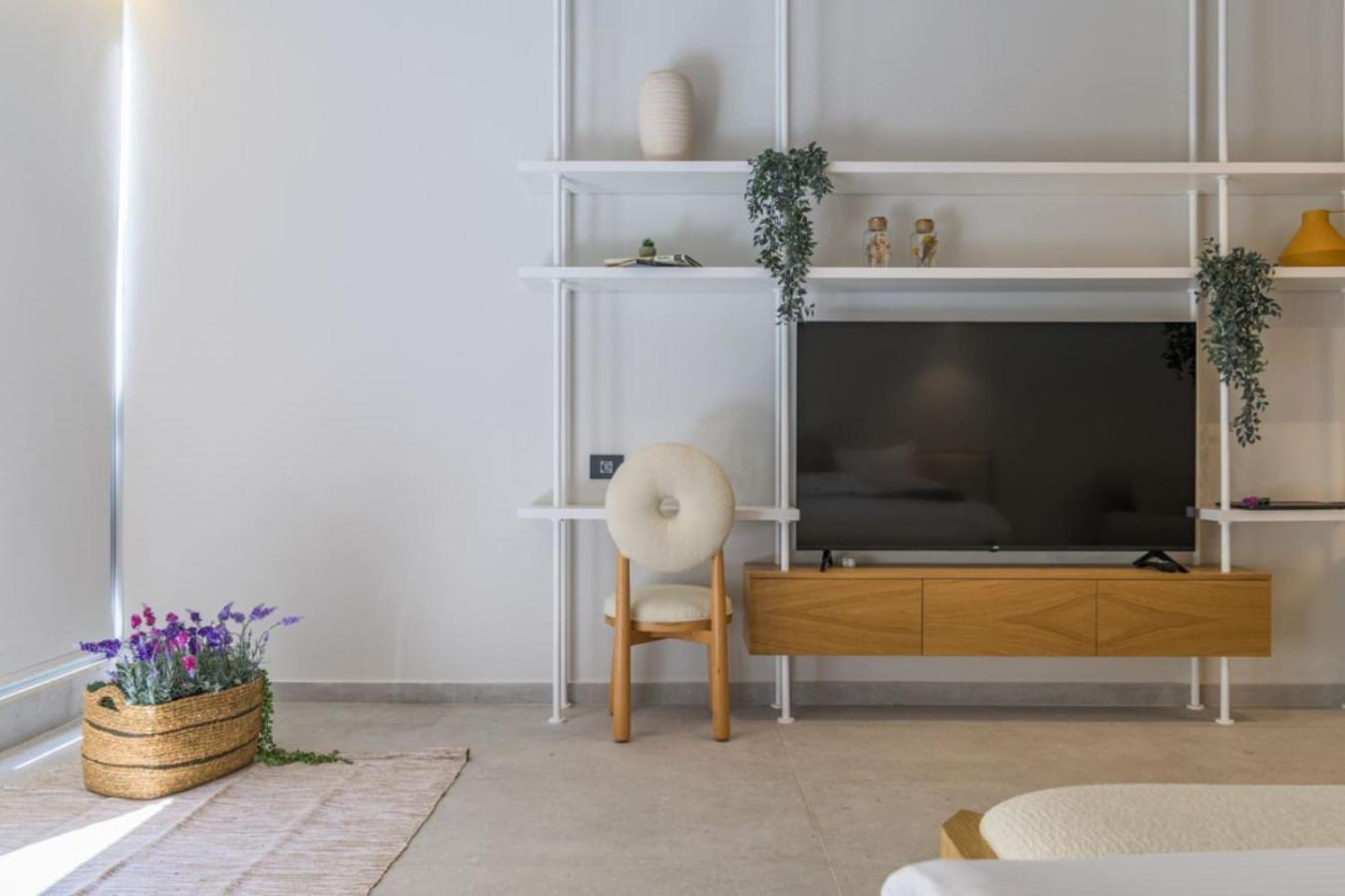 Apartment Boho Wild Flowers In Mar Mikhael Beirut
